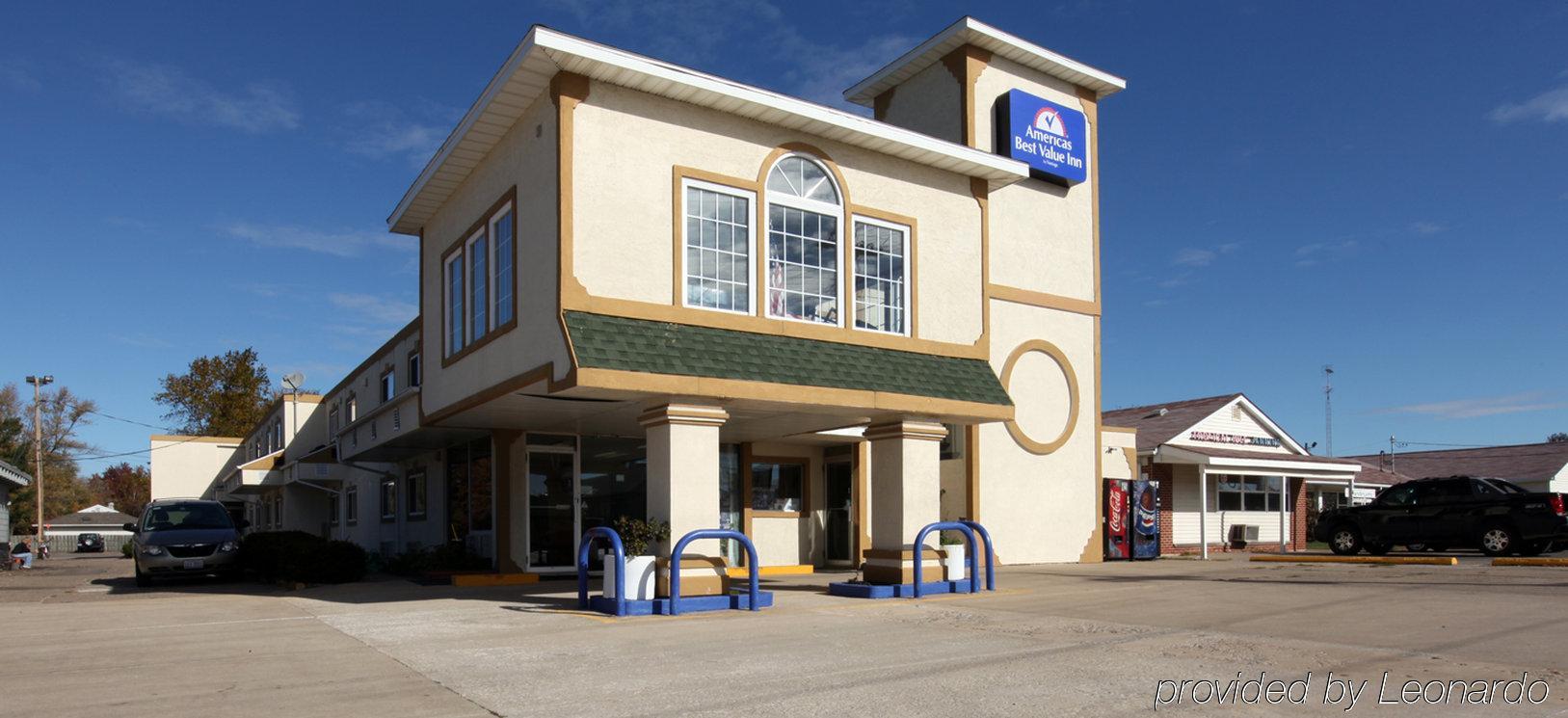 Americas Best Value Inn Macomb Exterior photo
